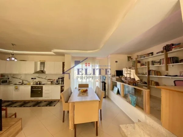 Tirane, shitet apartament+verande | Penthouse 4+1+Aneks+Ballkon Kati 8, 180 m² 370.000 € (Astir)