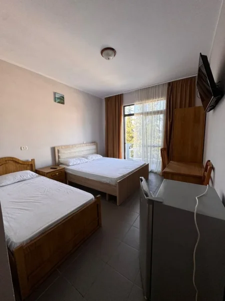 Durres, shitet hotel Kati 3, 600 m² 1.200.000 € (Shkembi i Kavajes)