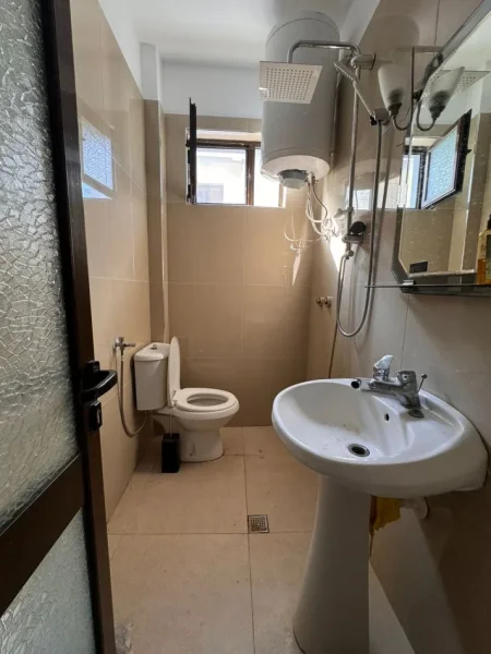 Durres, shitet hotel Kati 3, 600 m² 1.200.000 € (Shkembi i Kavajes)