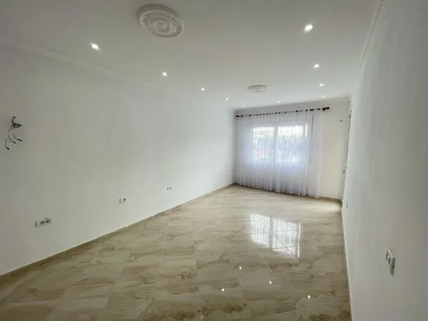 Tirane, shitet apartament 1+1 , 60 m² 78.000 € (Fresk)