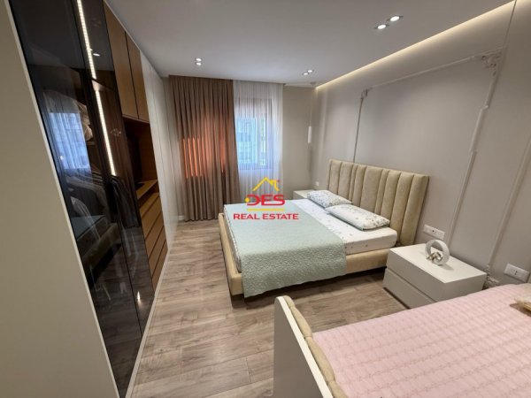Vlore, jepet me qera apartament 1+1+Ballkon Kati 4, 70 m² 300 € (Rruga Osman Haxhiu)