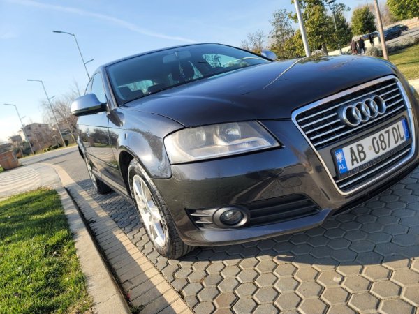 Durres, shitet makine Shitet ose ndrrohet Audi a3 1.9 viti 2009 Nafte, e zeze Kondicioner 260.000 km 4.501 €