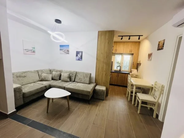 Tirane, jepet me qera apartament 1+1 Kati 3, 55 m² 500 € (Universiteti Barleti)