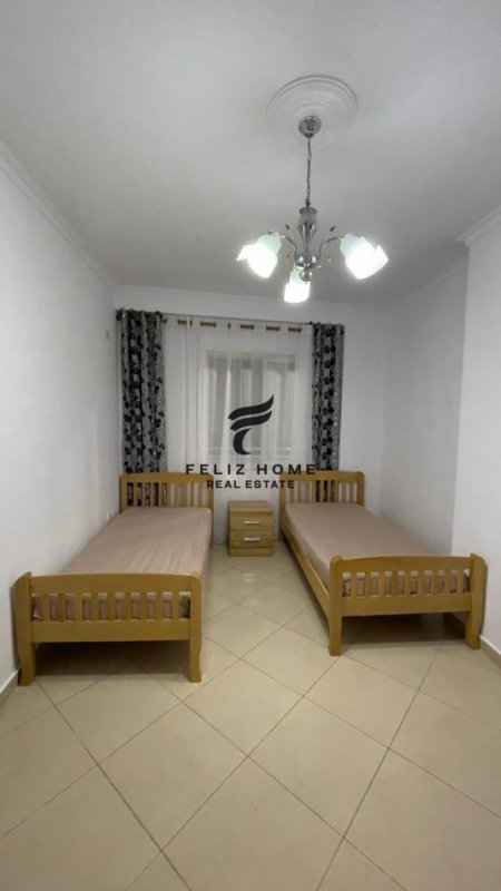 Tirane, jepet me qera apartament 2+1+Ballkon Kati 3, 94 m² 450 € (ASTIR)