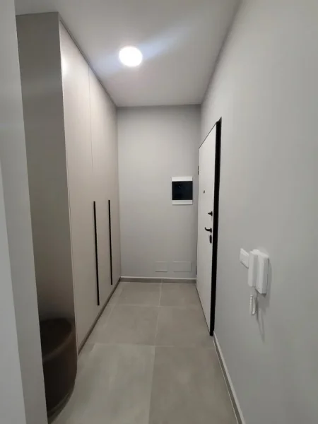 Tirane, jepet me qera apartament 2+1 Kati 5, 96 m² 800 € (Karl Gega)