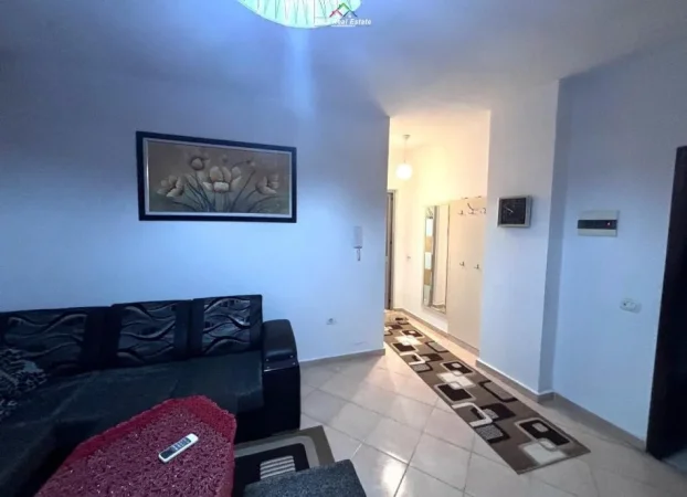 Tirane, shes apartament 1+1+Ballkon Kati 7, 80 m² 94.800 € (yzberisht)