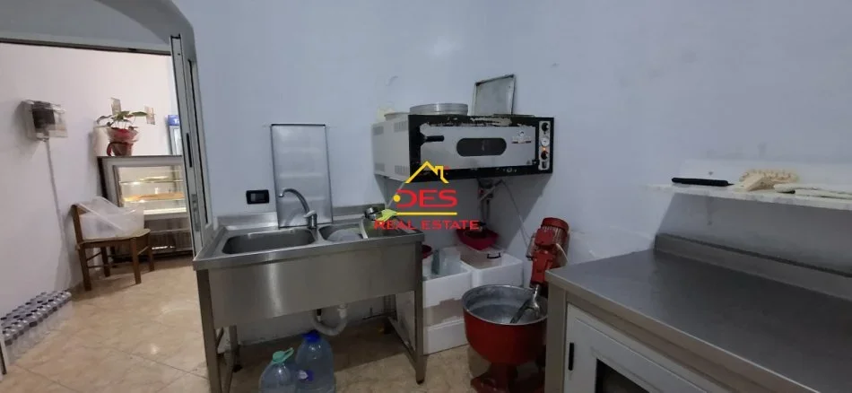 Vlore, shitet ambjent biznesi Kati 0, 70 m² (Rruga Sadik Zotaj)