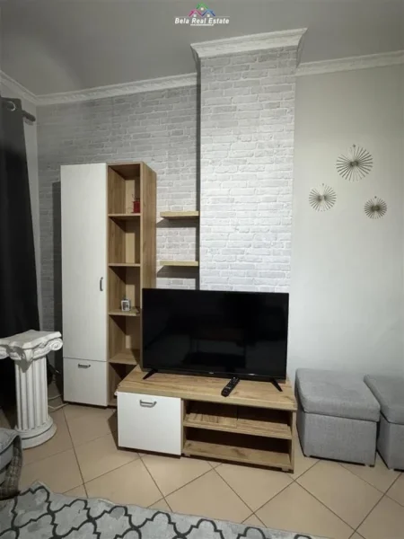 Tirane, jepet me qera apartament 1+1+Ballkon Kati 8, 65 m² 400 € (ASTIR)