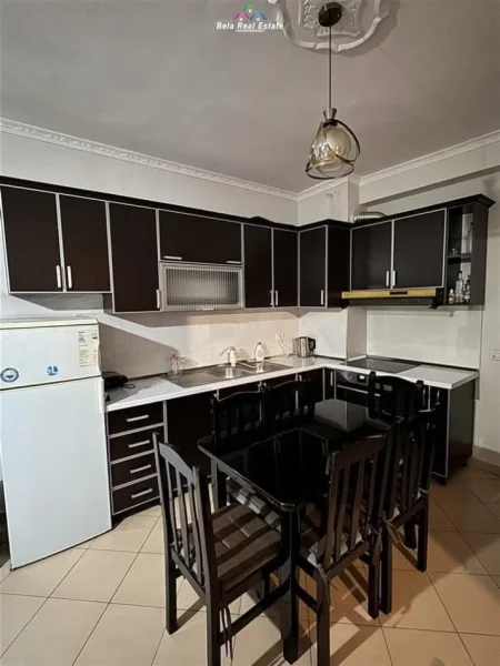 Tirane, jepet me qera apartament 1+1+Ballkon Kati 8, 65 m² 400 € (ASTIR)