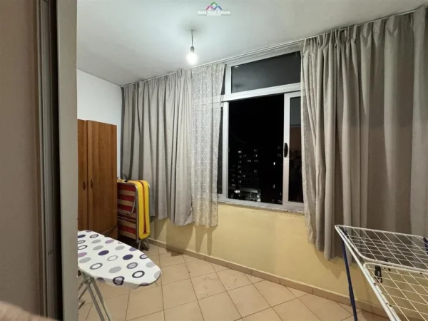 Tirane, jepet me qera apartament 1+1+Ballkon Kati 8, 65 m² 400 € (ASTIR)