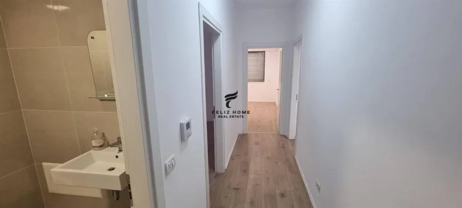 Tirane, jepet me qera apartament 2+1 Kati 4, 110 m² 1.400 € (BLLOK)