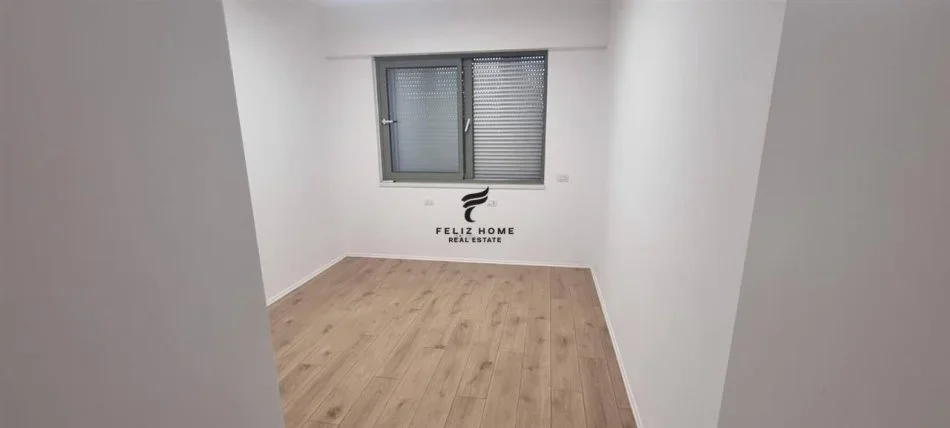 Tirane, jepet me qera apartament 2+1 Kati 4, 110 m² 1.400 € (BLLOK)