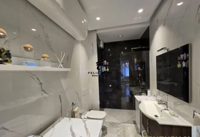 Tirane, shitet apartament 2+1+Ballkon Kati 1, 146 m² 300.000 € (LIQENI I THATE)