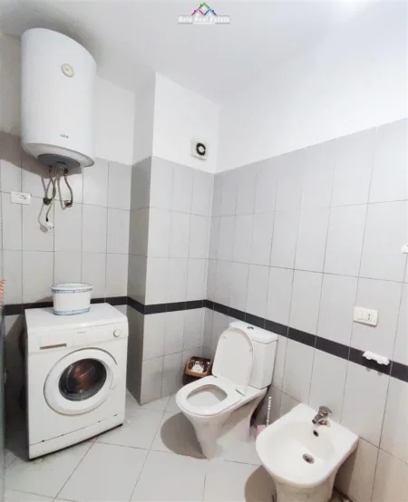 Tirane, shes apartament 1+1+Ballkon Kati 6, 72 m² 90.000 € (yzberisht)