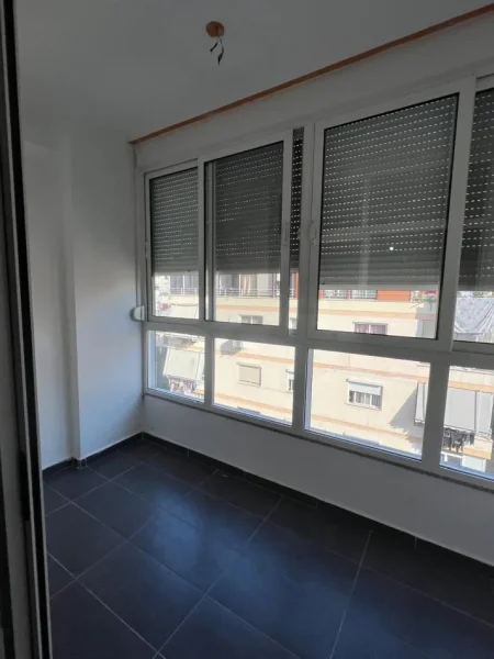 Tirane, shitet garsonier 1+1 Kati 6, 52 m² 60.000 € (rruga Sokrat Miho)
