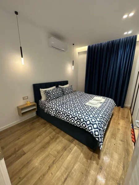 Tirane, jepet me qera apartament 2+1+Aneks+Ballkon Kati 3, 85 m² 600 € (Liqeni i Thate)