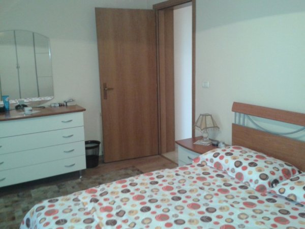 Tirane, jepet me qera apartament 2+1 Kati 7, (Donika Kastrioti)
