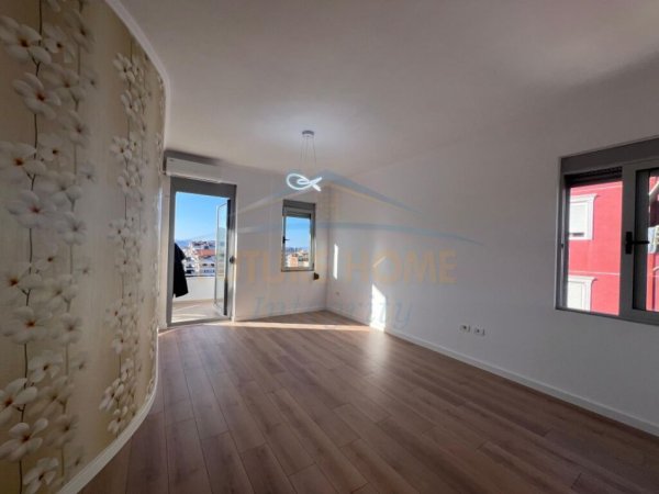 Tirane, shitet apartament 2+1+Ballkon Kati 4, 86 m² 178.000 € (Kodra e Diellit)