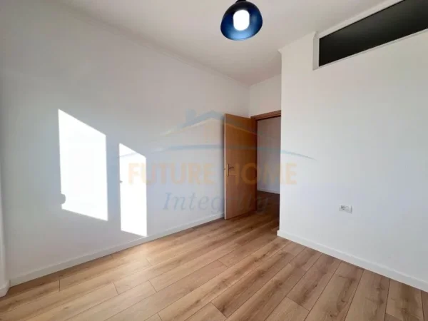 Tirane, shitet apartament 2+1+Ballkon Kati 4, 86 m² 178.000 € (Kodra e Diellit)