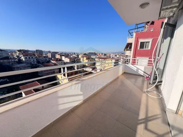 Tirane, shitet apartament 2+1+Ballkon Kati 4, 86 m² 178.000 € (Kodra e Diellit)