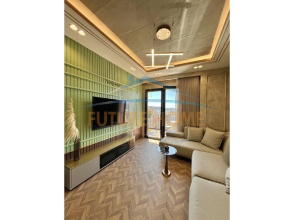 Tirane, jepet me qera apartament 1+1+Ballkon+Post Parkimi, Kati 21, 73 m² 1.100 € (Tirana Garden Building)