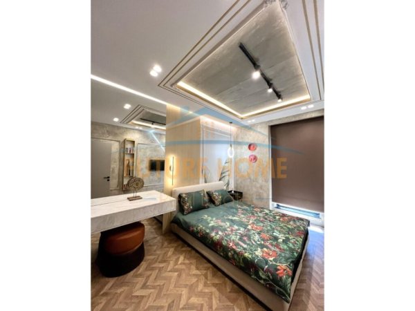 Tirane, jepet me qera apartament 1+1+Ballkon+Post Parkimi, Kati 21, 73 m² 1.100 € (Tirana Garden Building)