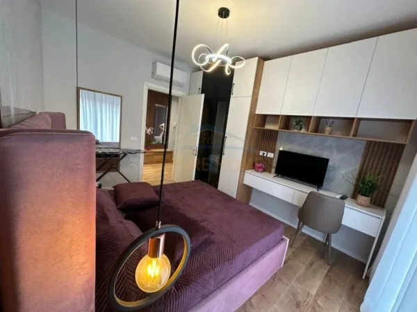 Tirane, shitet apartament 1+1+Verande,  Kati 1, 69 m² 196.000 € (Shkolla e Kuqe)