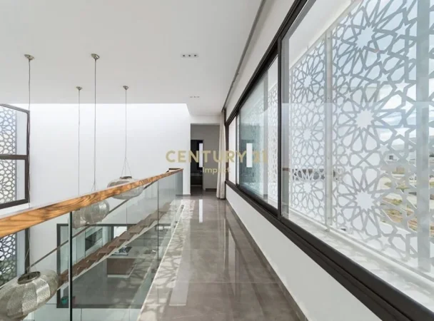 Durres, shitet Vile 4+1 Kati 2, 262 m² 700.000 € (Currila)