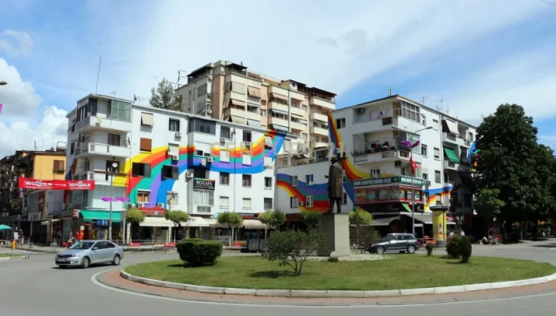 jepet me qera ambjent biznesi Kati 3, 520 m² 10.000 € (Ish Blloku)