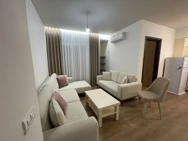 Tirane, jepet me qera apartament 2+1 , 70 m² 450 € (Astir)