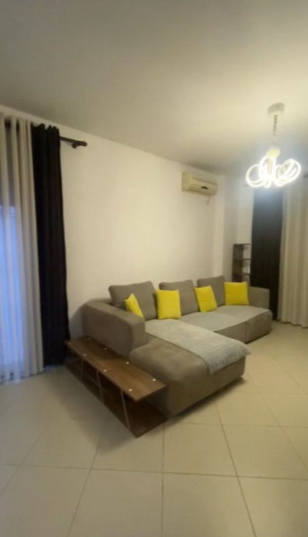Tirane, jepet me qera apartament 2+1+Ballkon Kati 7, 120 m² 550 € (Teodor Keko)