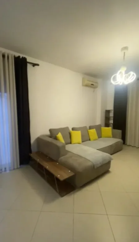 Tirane, jepet me qera apartament 2+1+Ballkon Kati 7, 120 m² 550 € (Teodor Keko)