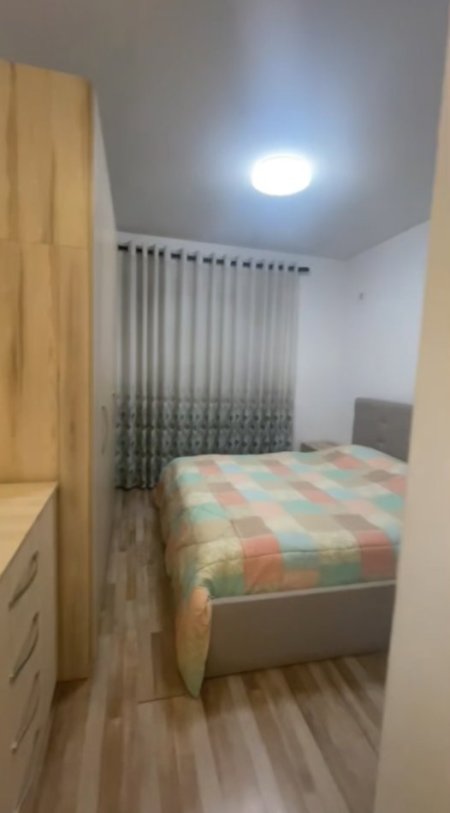 Tirane, jepet me qera apartament 2+1+Ballkon Kati 7, 120 m² 550 € (Teodor Keko)