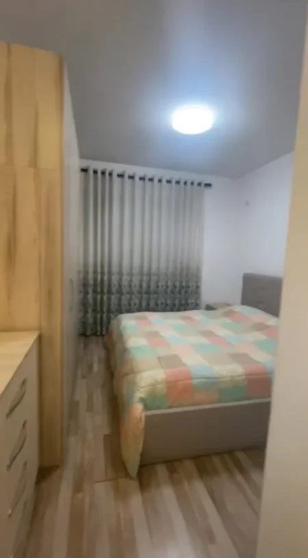 Tirane, jepet me qera apartament 2+1+Ballkon Kati 7, 120 m² 550 € (Teodor Keko)