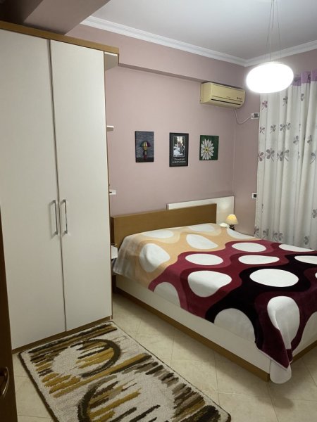 Tirane, jepet me qera apartament 2+1+Ballkon Kati 6, 92 m² 400 € (Fresku, rruga e Thesarit, prane pikes se gazit)