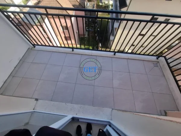 Durres, jepet me qera apartament 2+1 Kati 5, 90 m² 350 € (Tregu Industrial, Durrës.)
