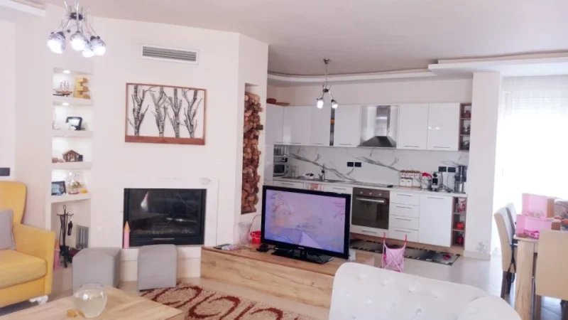 Tirane, shitet apartament 4+1 , 500 m² 370.000 € (Astir)