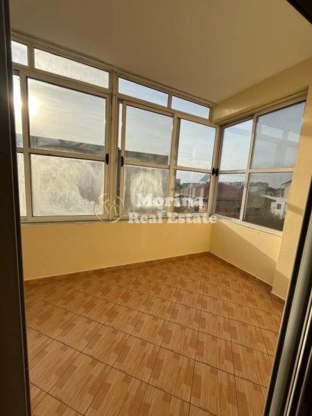 Tirane, jepet me qera shtepi 1+1+Ballkon Kati 2, 65 m² 350 € (Kodra e Priftit)