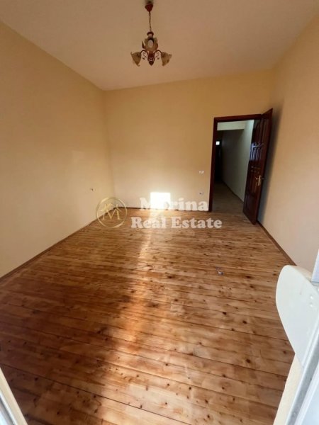 Tirane, jepet me qera shtepi 1+1+Ballkon Kati 2, 65 m² 350 € (Kodra e Priftit)