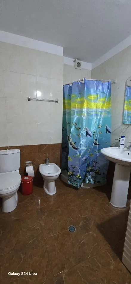 Tirane, jepet me qera apartament 2+1+Aneks+Ballkon Kati 5, 115 m² 650 € (Rruga e Kosovareve)