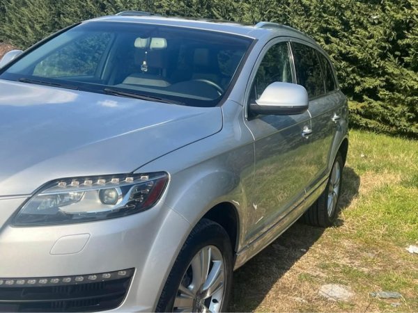 Tirane, shes SUV | Fuoristrad | Xhip Audi Q7 Nafte, gri metalizato automatik Klima 230.000 km 11.000 €