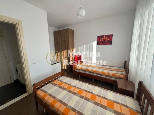 Tirane, jepet me qera apartament 2+1 Kati 7, 129 m² 500 € (Casa Italia)