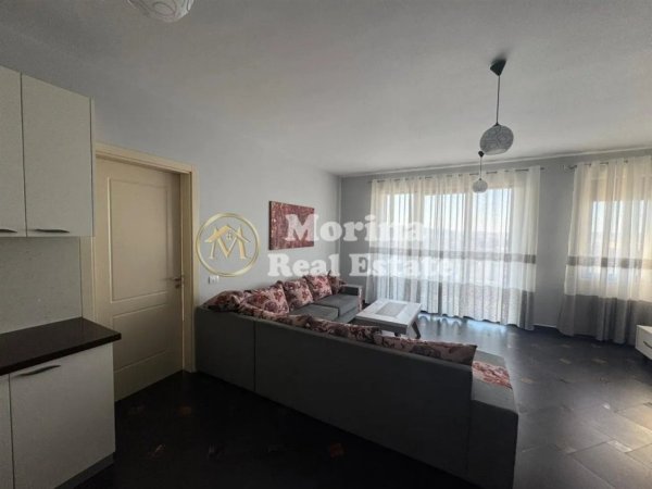 Tirane, jepet me qera apartament 2+1 Kati 7, 129 m² 500 € (Casa Italia)