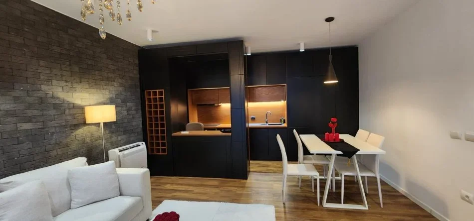 Tirane, shitet apartament 1+1+Ballkon Kati 2, 70 m² 250.000 € (tek Liqeni Artificial)