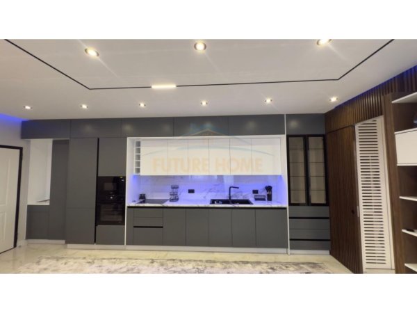Tirane, jepet me qera apartament 1+1 Kati 2, 80 m² 700 € (Lake Land Farke)
