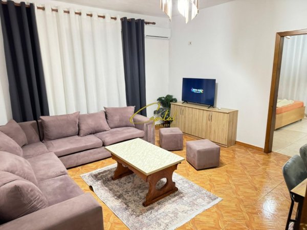 Tirane, jepet me qera apartament 3+1 Kati 2, 100 m² 500 € (ASTIR)