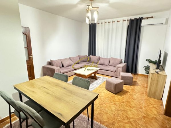 Tirane, jepet me qera apartament 3+1 Kati 2, 100 m² 500 € (ASTIR)