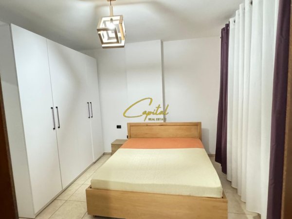Tirane, jepet me qera apartament 3+1 Kati 2, 100 m² 500 € (ASTIR)