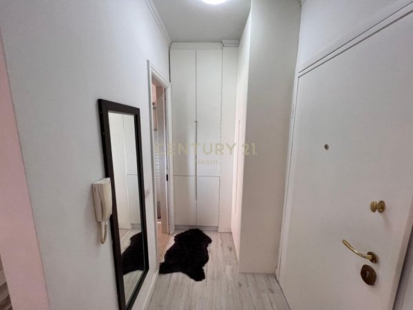 Tirane, jepet me qera apartament 1+1+Aneks+Ballkon Kati 5, 77 m² 500 € (Ali Demi)