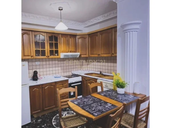 Tirane, jepet me qera apartament 1+1+Aneks+Ballkon Kati 2, 73 m² 580 € (Sheshi Willson)